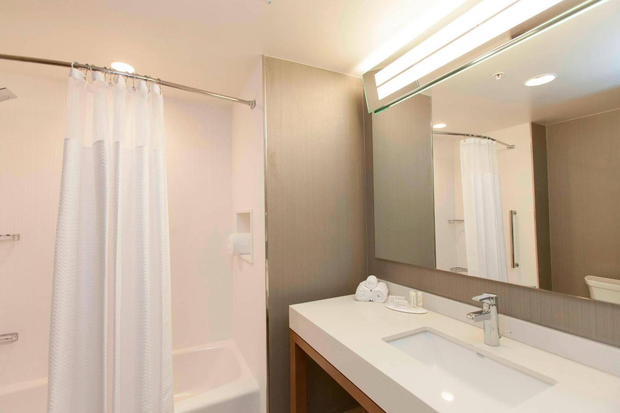 คอร์ตยาร์ด ฮุสตัน สปริงวูดส์ วิลเลจ Hotel ภายนอก รูปภาพ