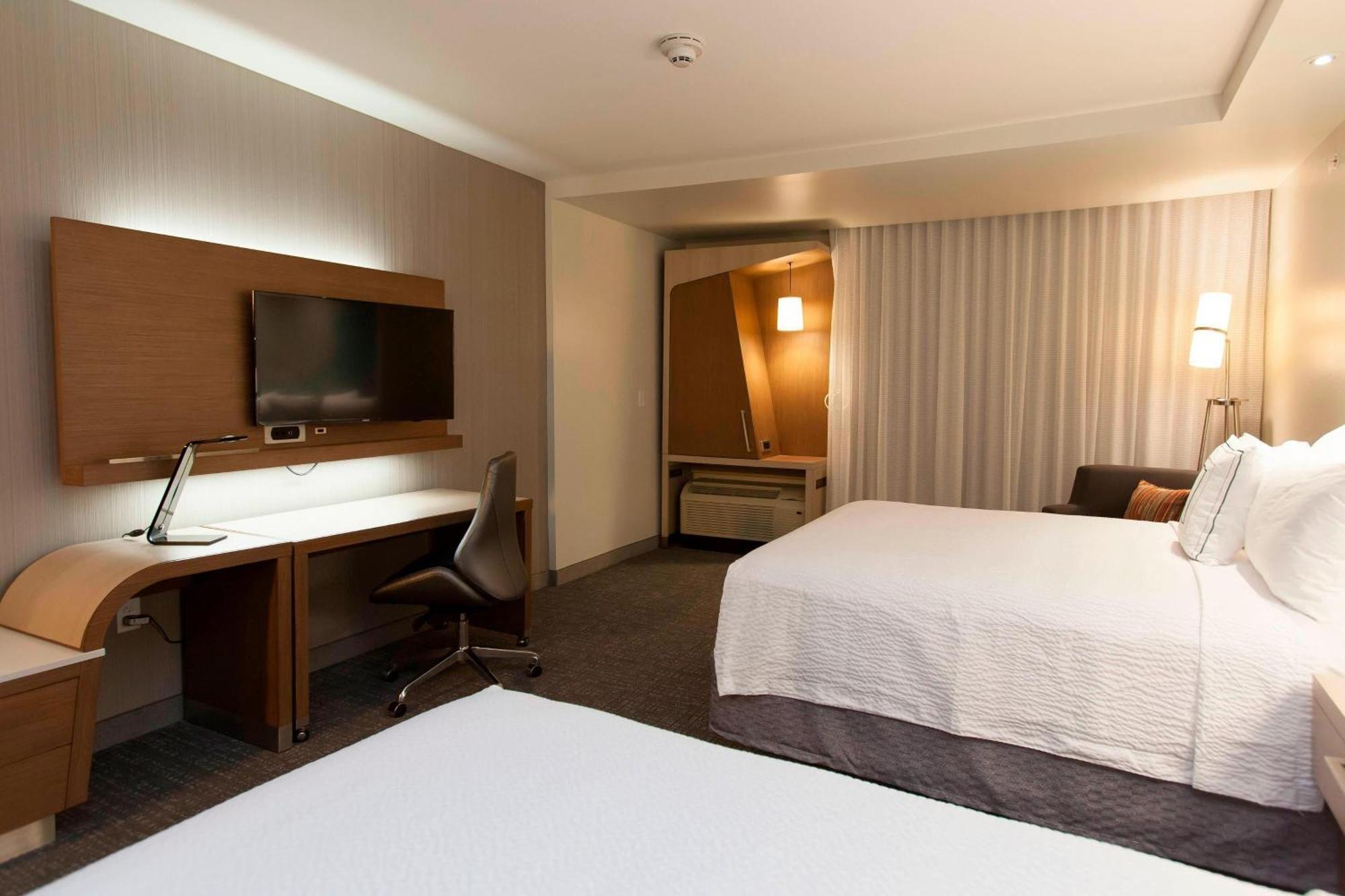 คอร์ตยาร์ด ฮุสตัน สปริงวูดส์ วิลเลจ Hotel ภายนอก รูปภาพ